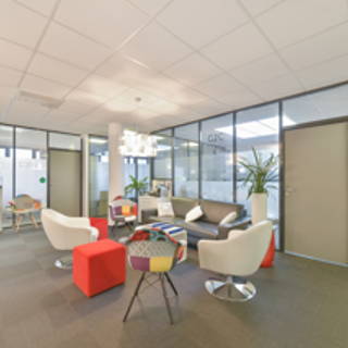 Bureau privé 20 m² 5 postes Coworking Rue André Bollier Lyon 69007 - photo 1